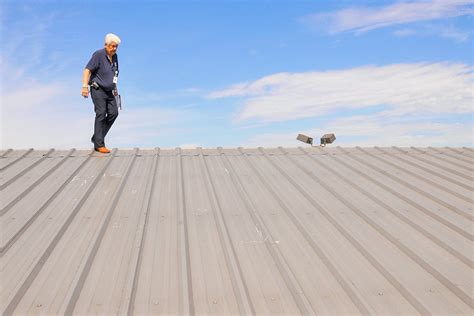 INSPECTING METAL ROOFS 